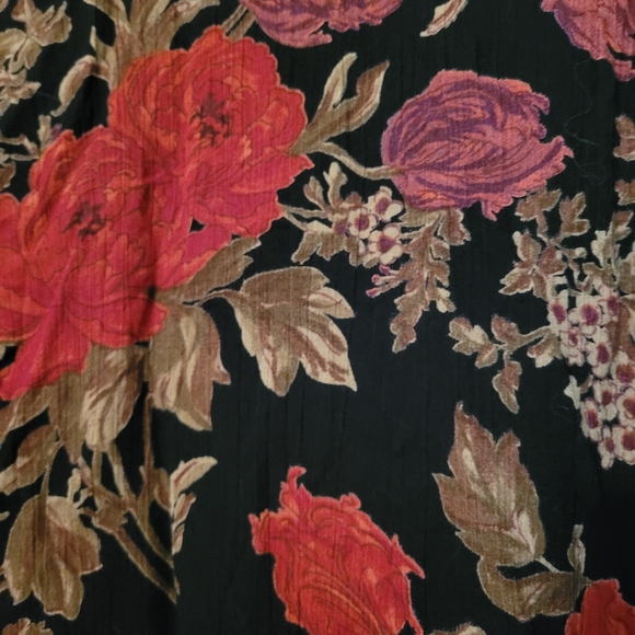 Velvet accented blouse - Picture 12 of 13